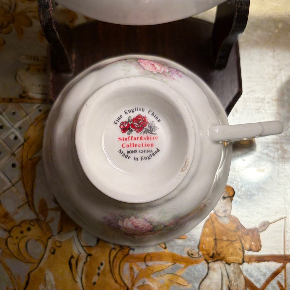 Vintage Staffordshire Rose Pattern Teacup and Saucer - Picture 5 of 9
